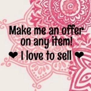 I love reasonable offers!! 🤗